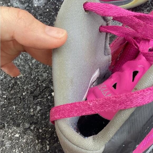 ~Nike Zoom HyperQuickness Pink Gray Basketball Shoes Women’s Size 7 kids 6y - Picture 6 of 6
